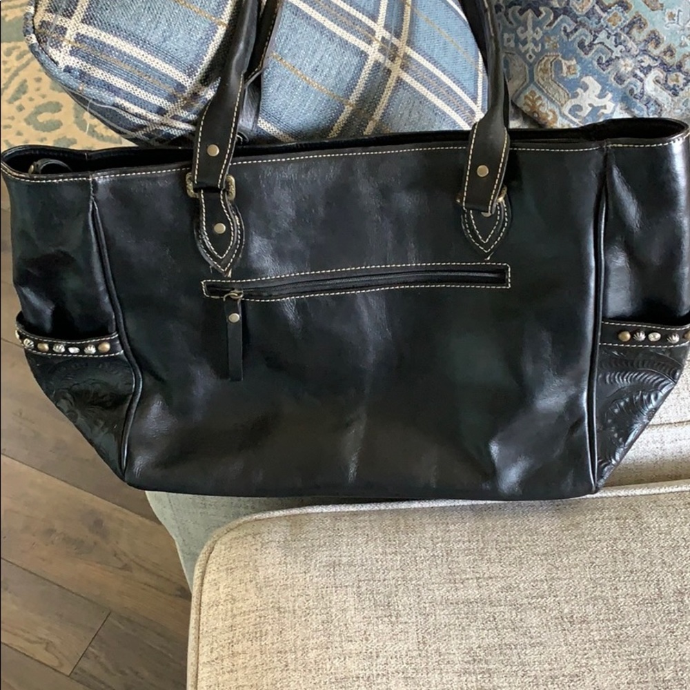 To many purses - Picture 3 of 4